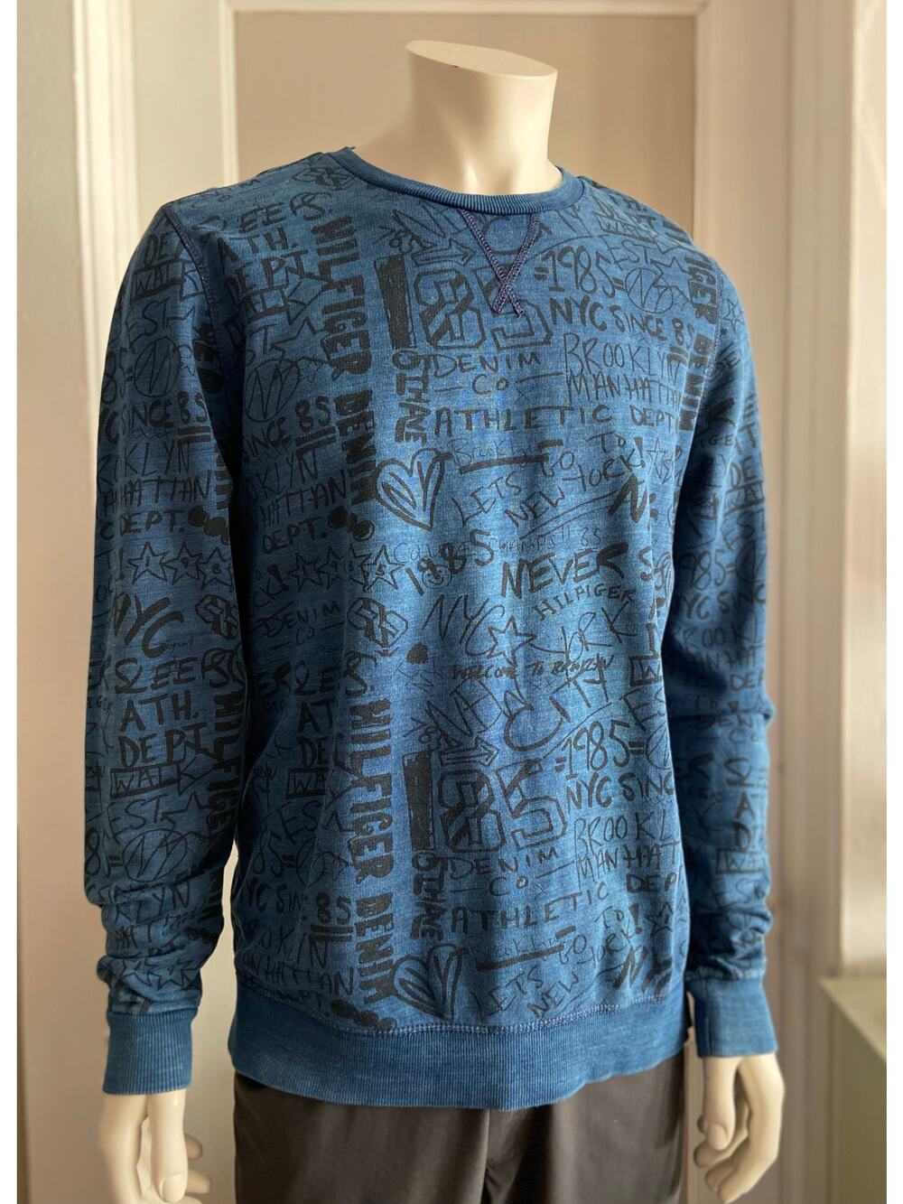 HILFIGER DENIM Blue New York Graffiti Sweatshirt Mens sz L